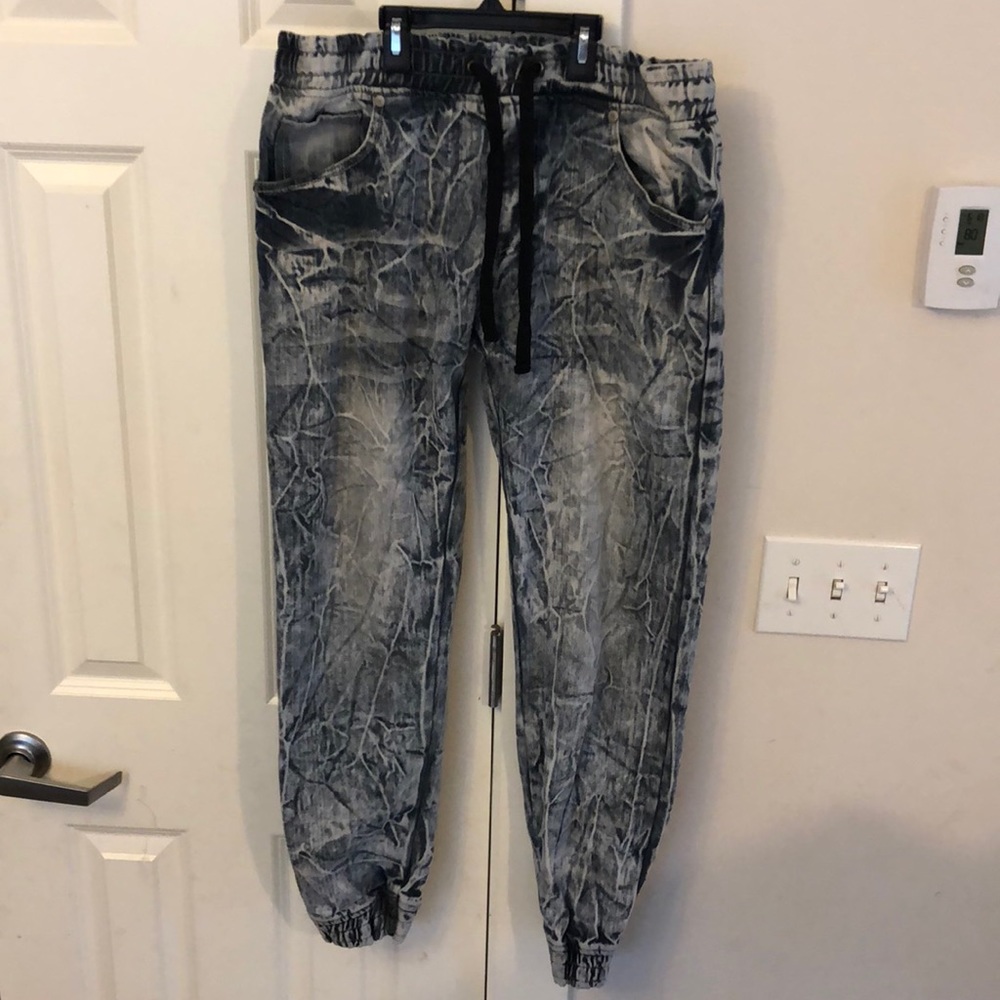 Men’s adjustable waist jogger jeans